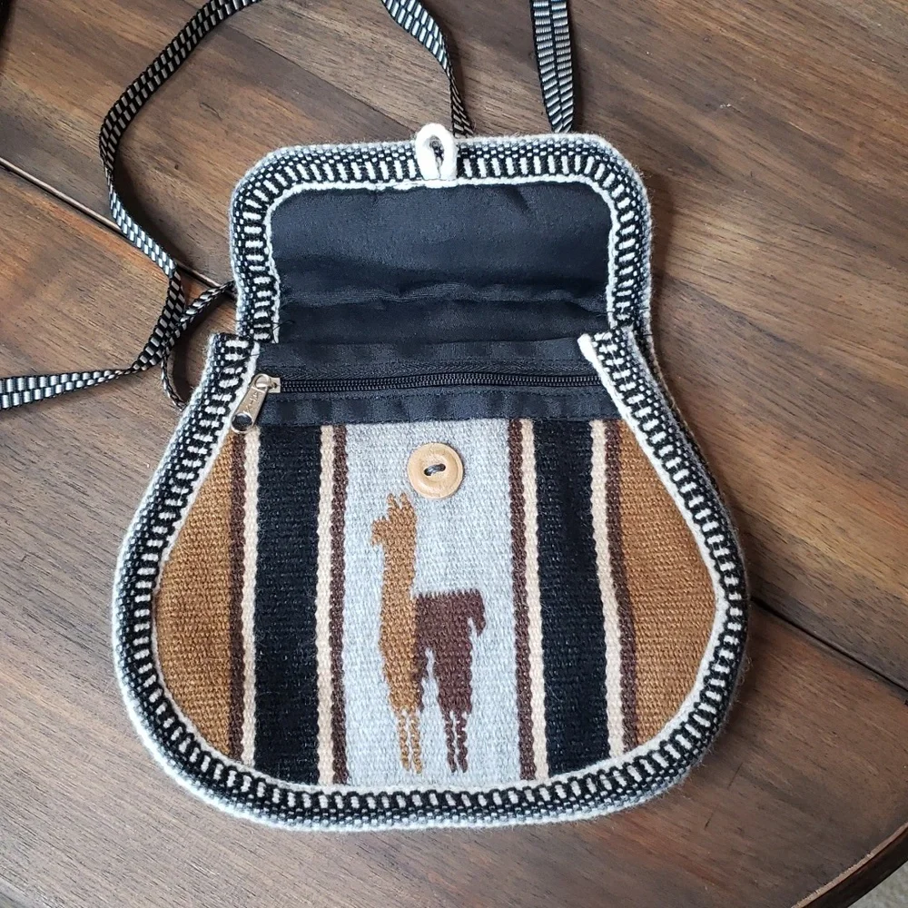 Peruvian NWOT Alpaca Wool Artesian Crossbody Bag.
